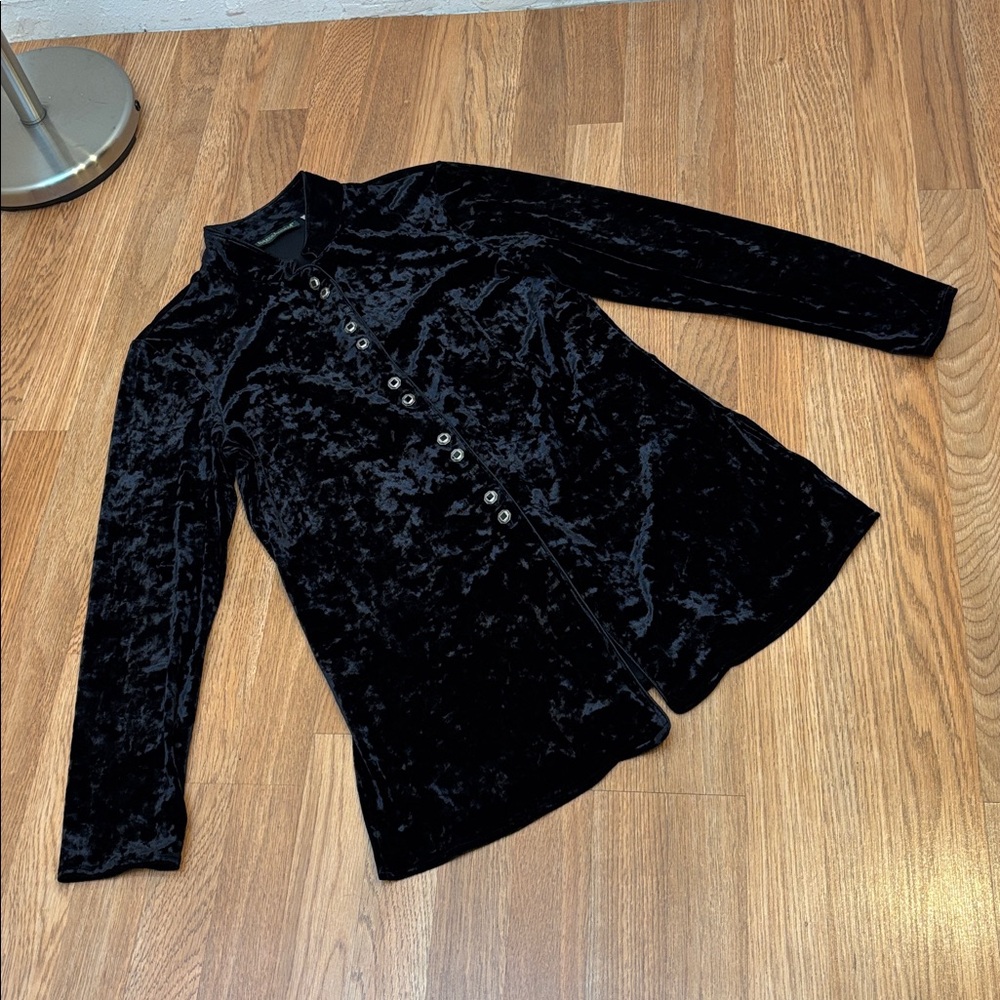 Harve Benard By Bernard Holtzman black crush velvet long sleeve top. Size M. - Picture 4 of 17